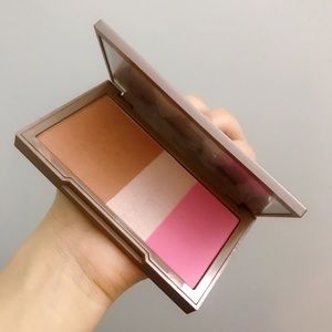 Urban Decay Naked Flushed Palette